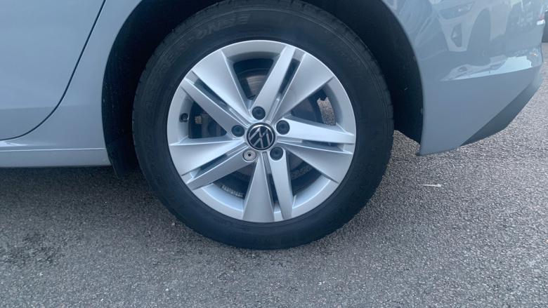 Volkswagen Golf 1.5 TSI 150 Life 5dr Petrol Hatchback